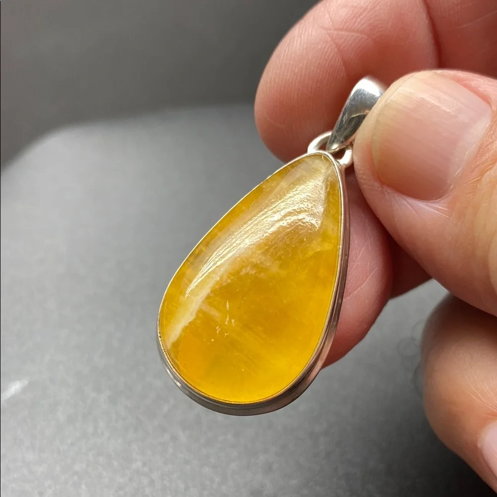 Yellow Lace Agate Pendant in Solid Sterling Silver 925 - Picture 6 of 8